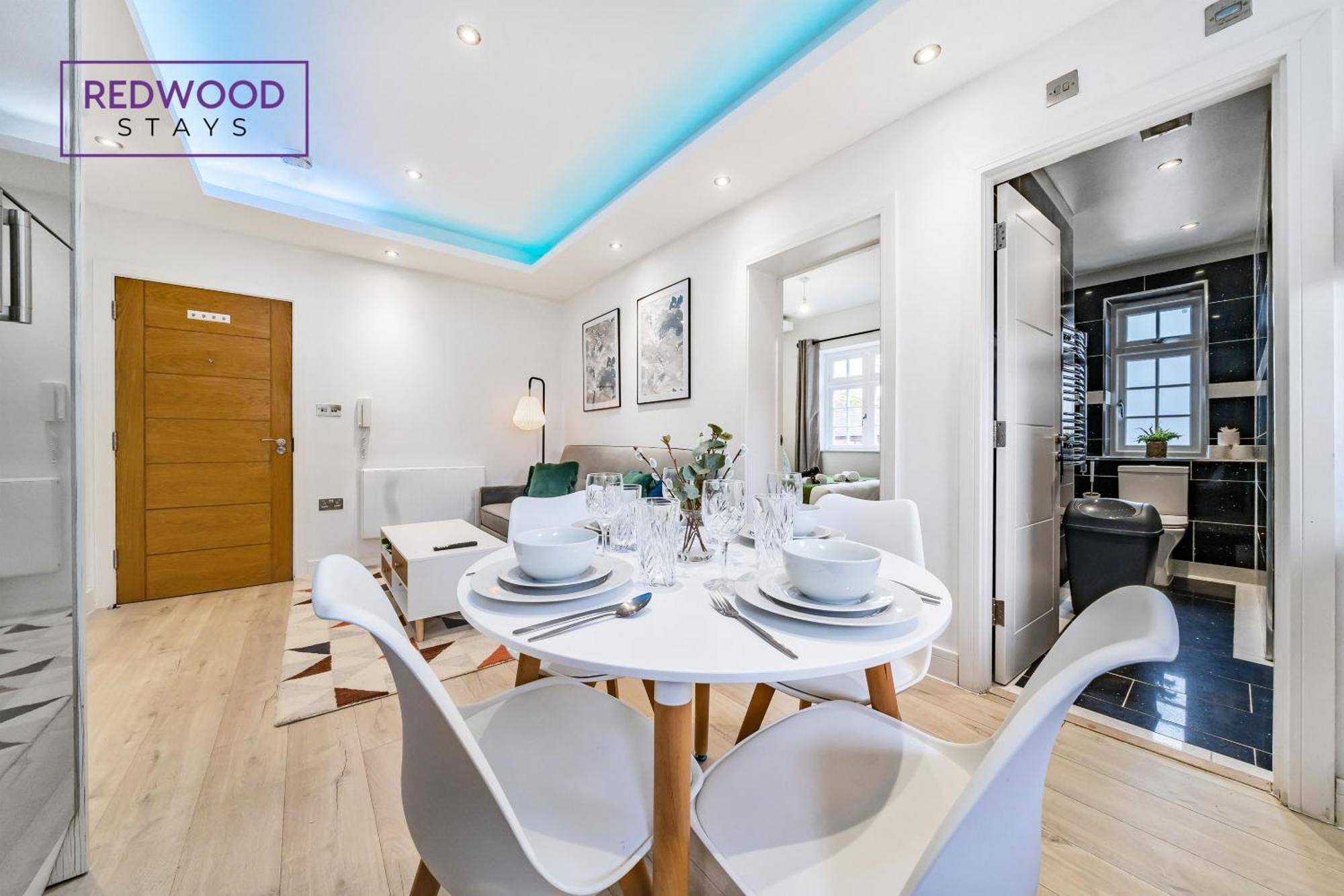 Brand New, 1 Bed 1 Bath, Modern Town Center Apartment, Netflix By Redwood Stays อัลเดอร์ช็อต ภายนอก รูปภาพ